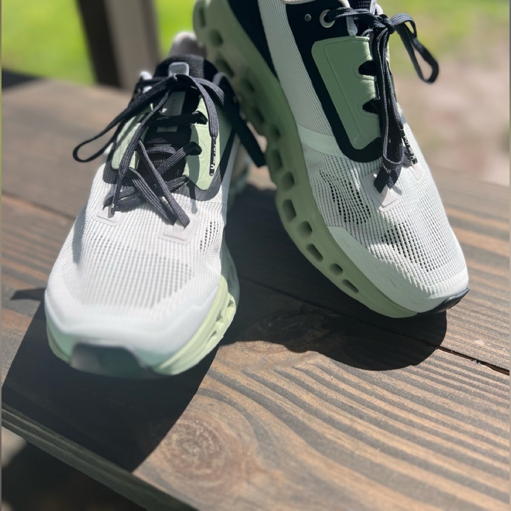 On-running Cloudstratus Running Sneakers